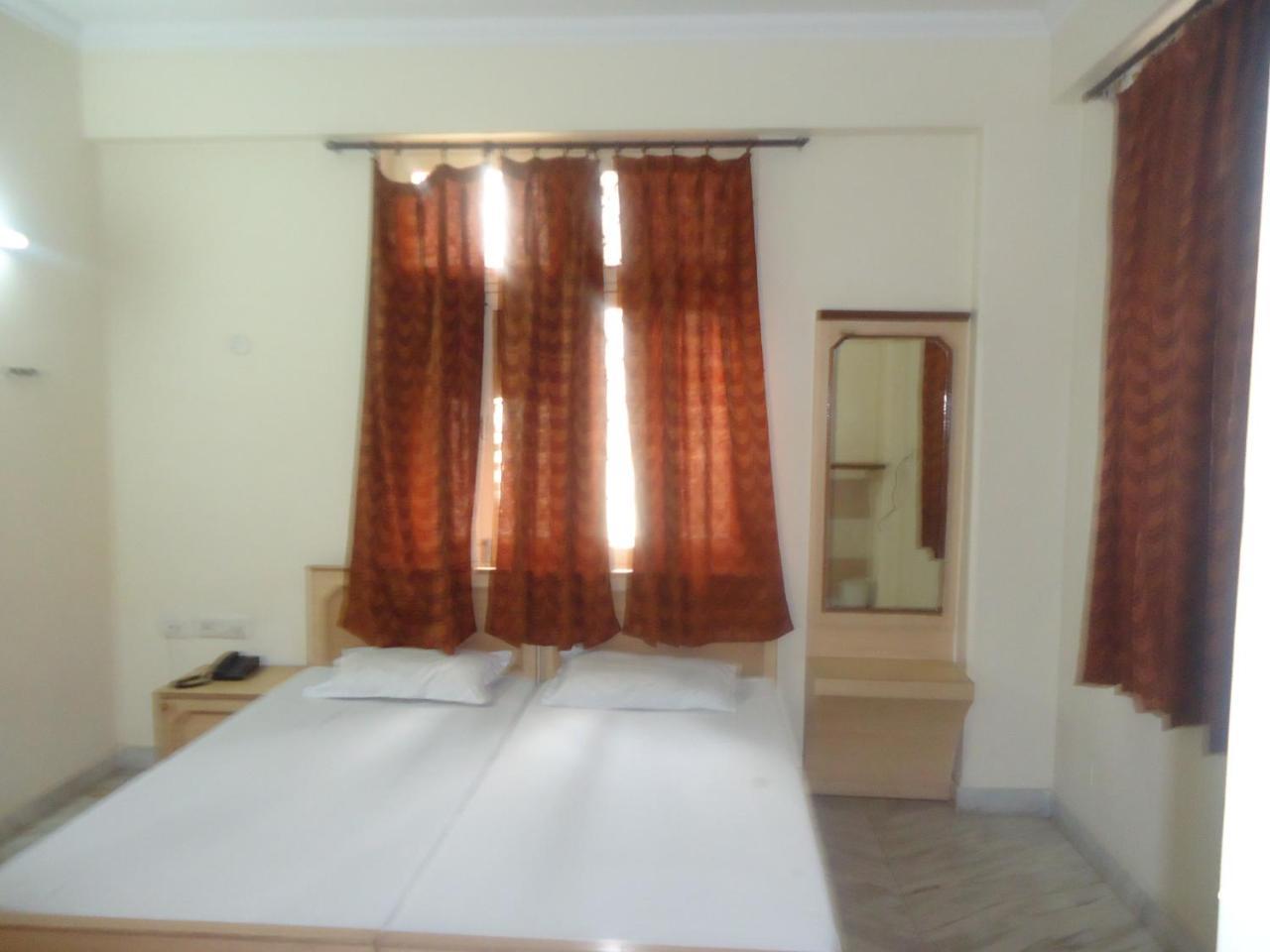 Hotel Sheela, 100M From Taj Mahal Agra  Room photo