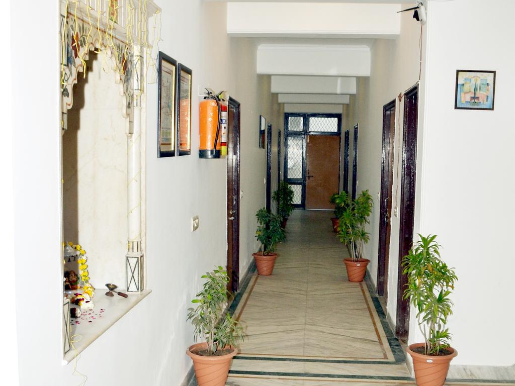 Hotel Sheela, 100M From Taj Mahal Agra  Exterior photo