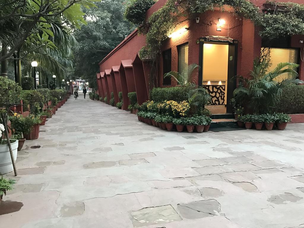 Hotel Sheela, 100M From Taj Mahal Agra  Exterior photo