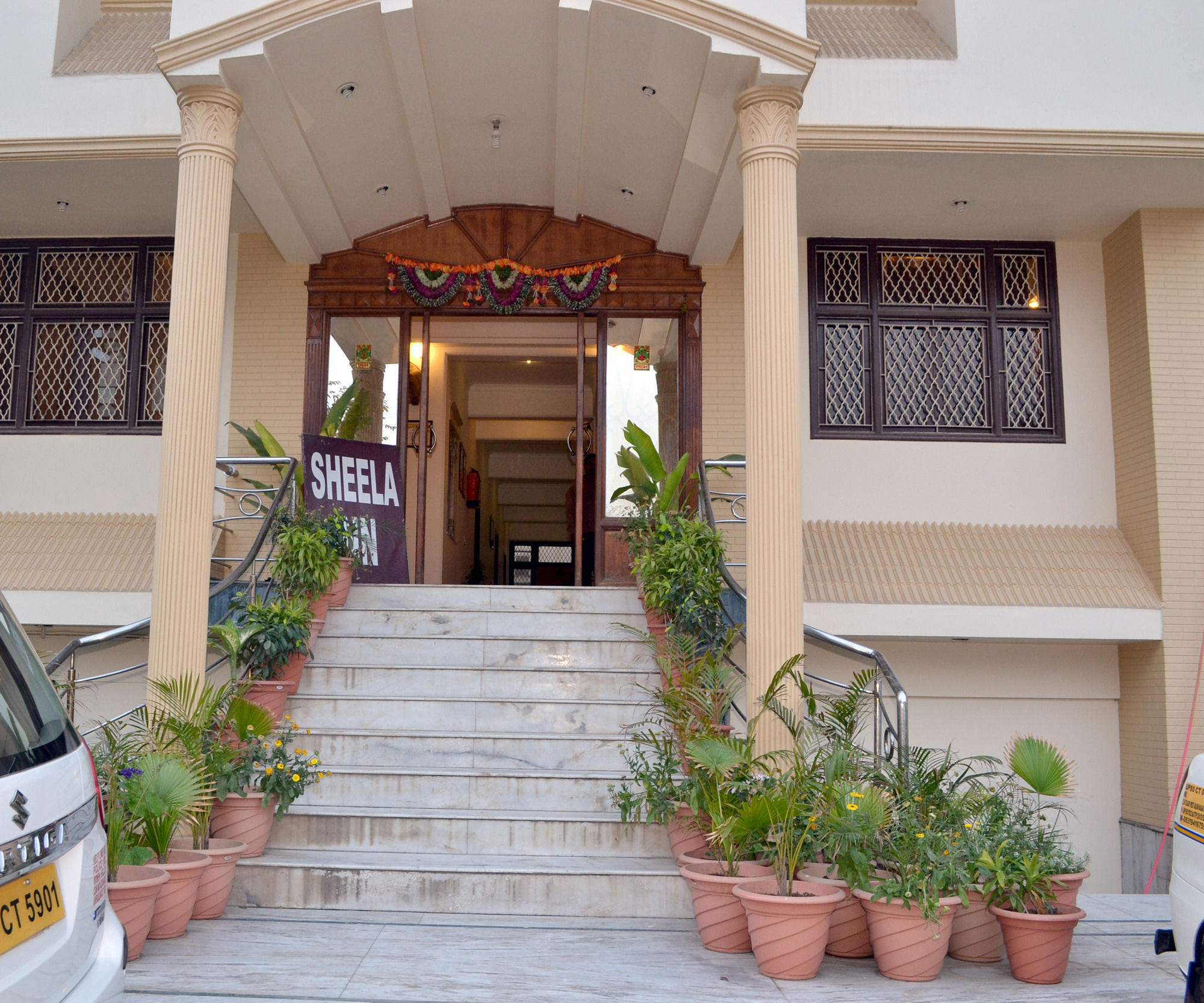 Hotel Sheela, 100M From Taj Mahal Agra  Exterior photo