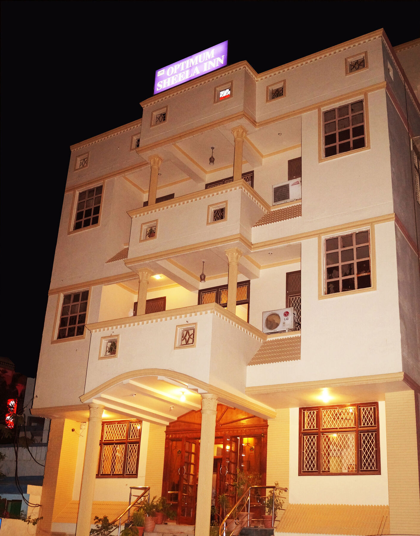 Hotel Sheela, 100M From Taj Mahal Agra  Exterior photo